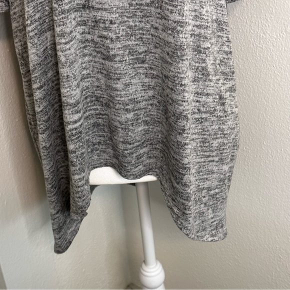 ENOUGH About Me Short Sleeve High Low Split Back Sweater SZ L Gray - Picture 6 of 9